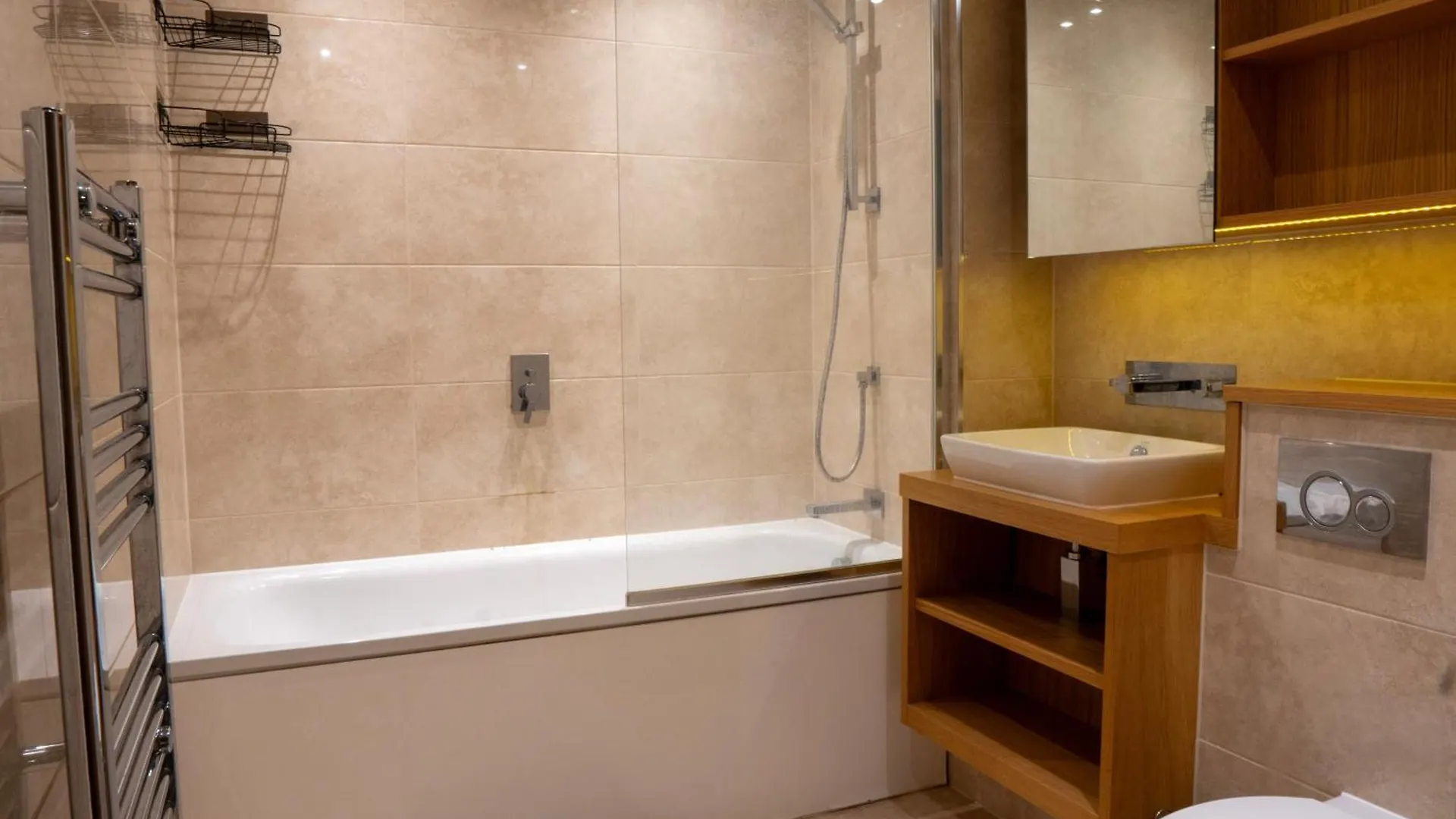 Gateway Tower Apartments London 0*,  United Kingdom